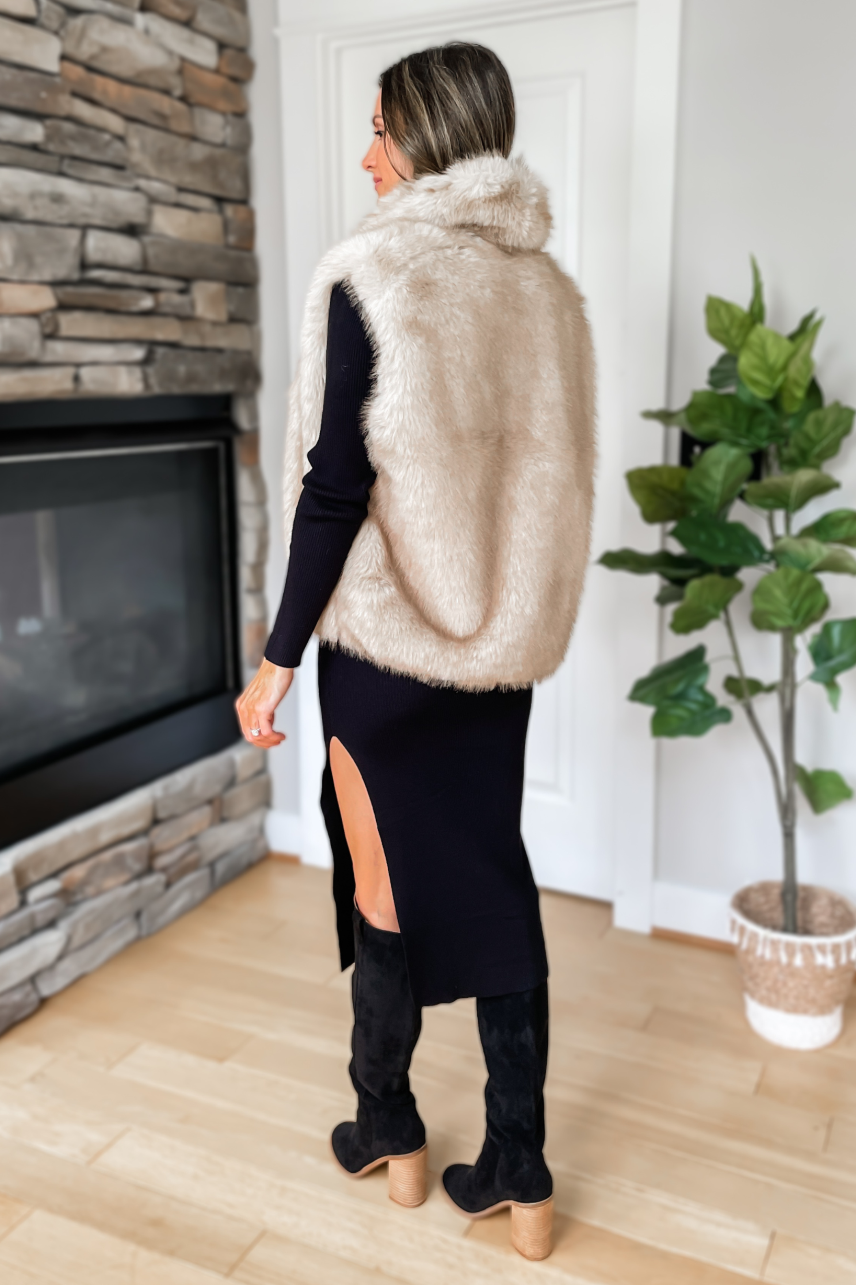 Aspen Faux Fur Vest - Stone - Image 3